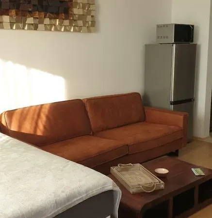 Appartement студио тони в модерна сграда с фитнес в централна *