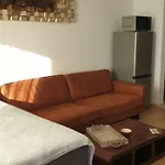 アパート студио тони в модерна сграда с фитнес в централна *